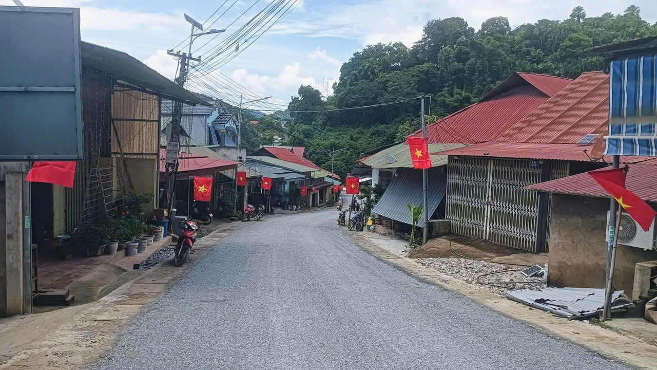Người dân Tam Thanh nô nức chuẩn bị chào mừng Quốc Khánh 2/9