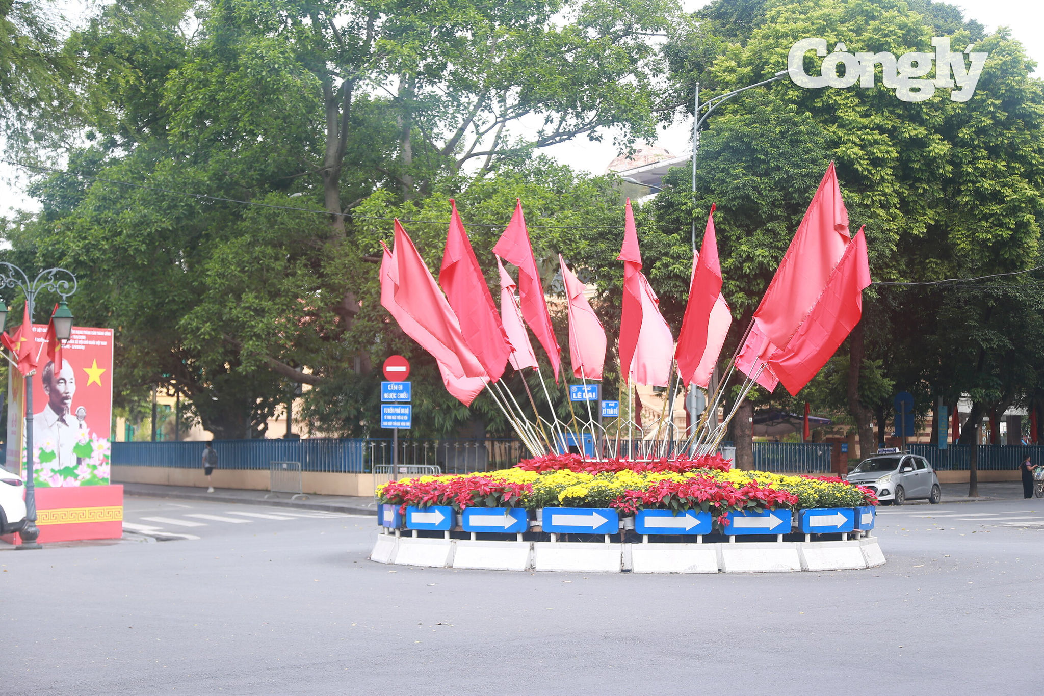 Hà Nội rực sắc đỏ (19)