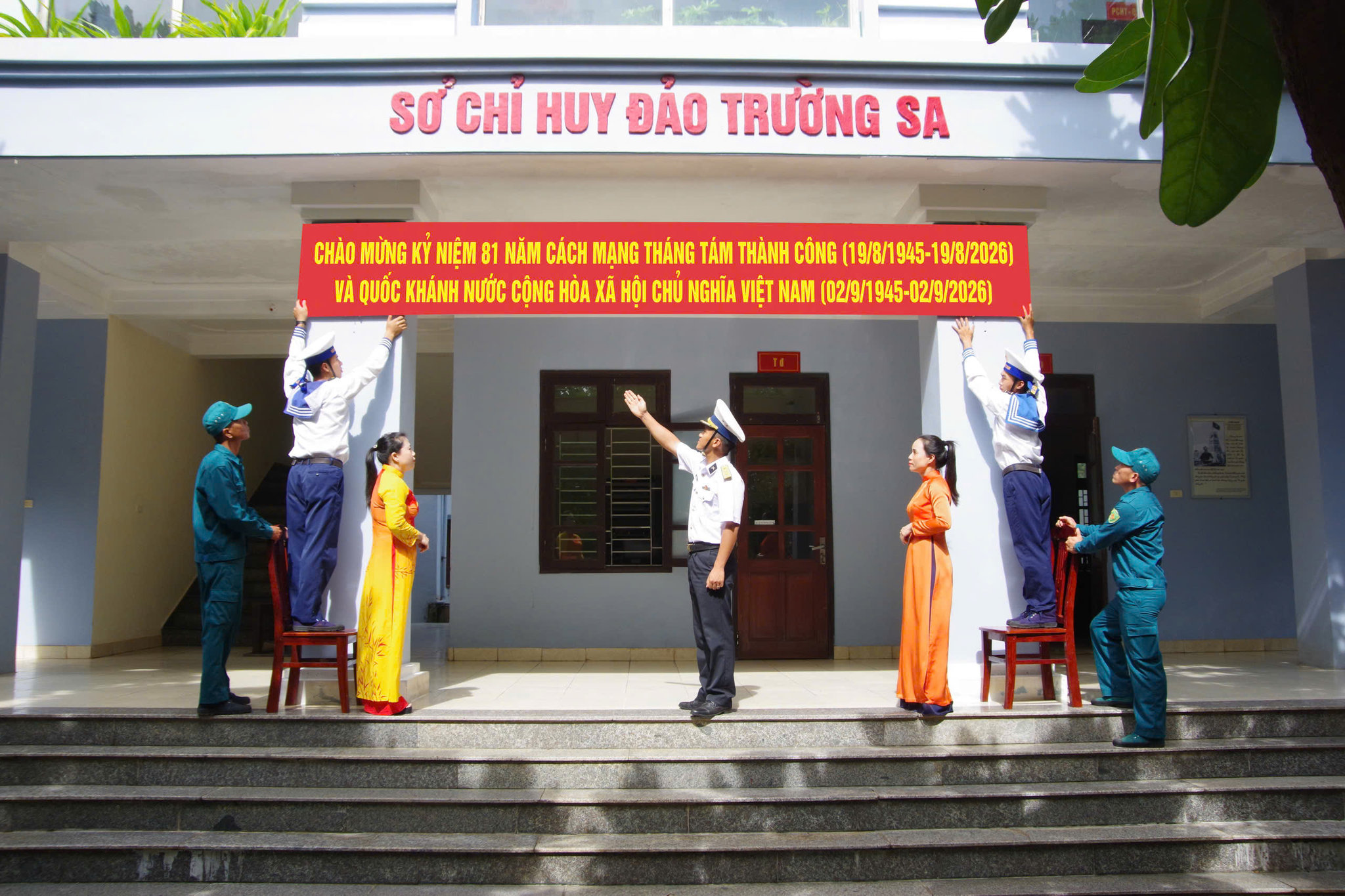 Làm tốt công tác tuyên truyền trực quan trên đảo