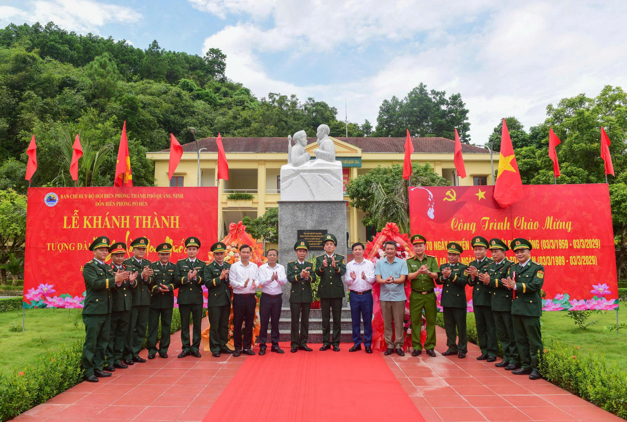 khánh thành tượng đài Bác Hồ