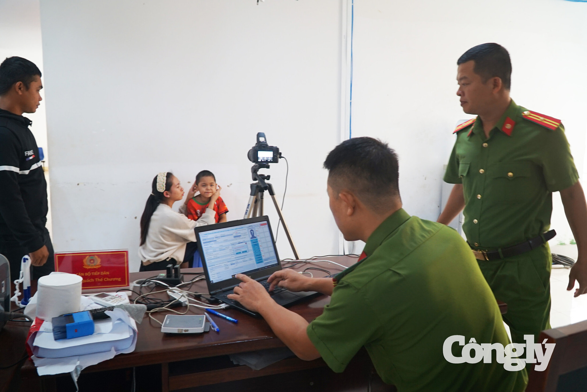 anh-chup-can-cuoc.jpg