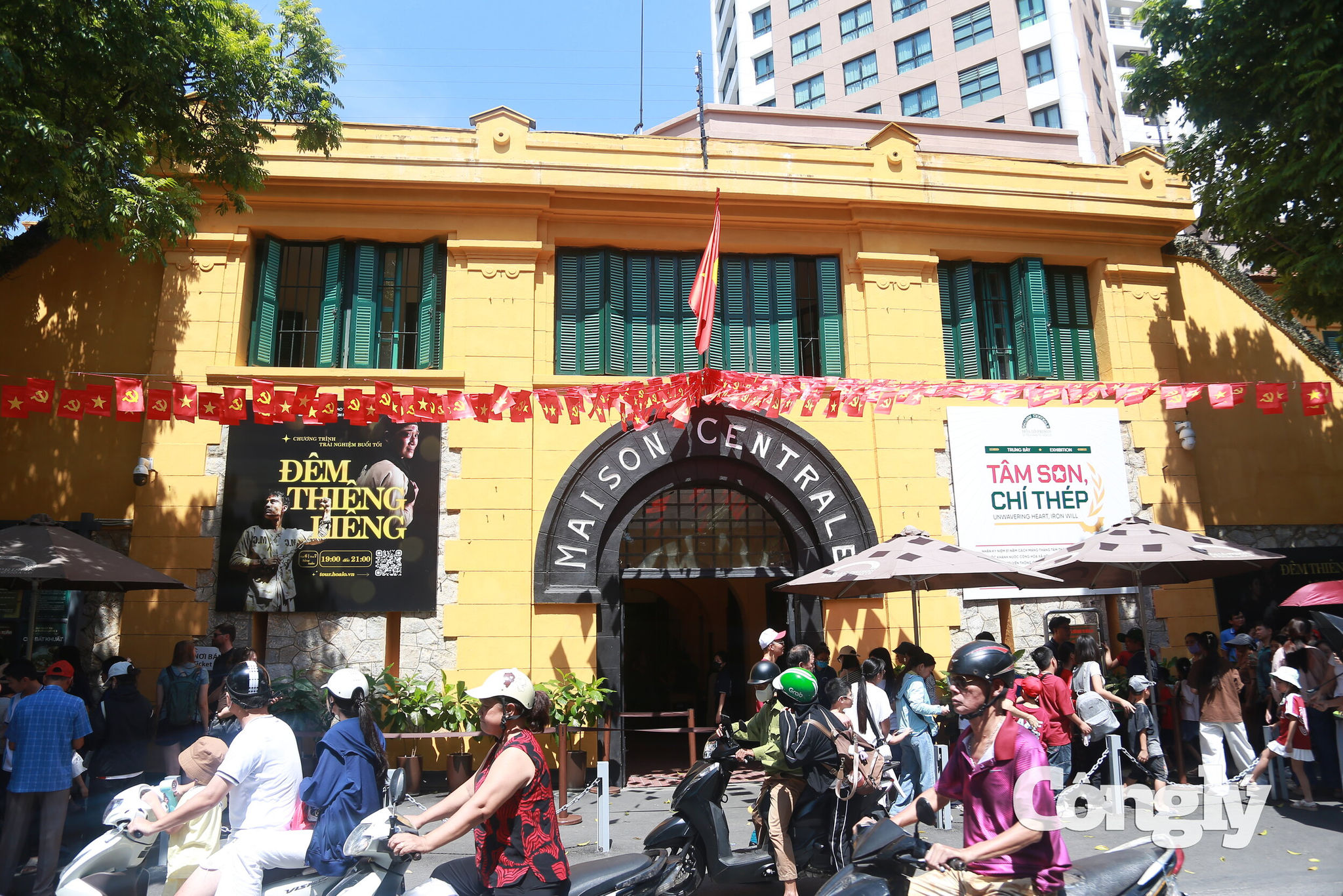 Di tích lịch sử