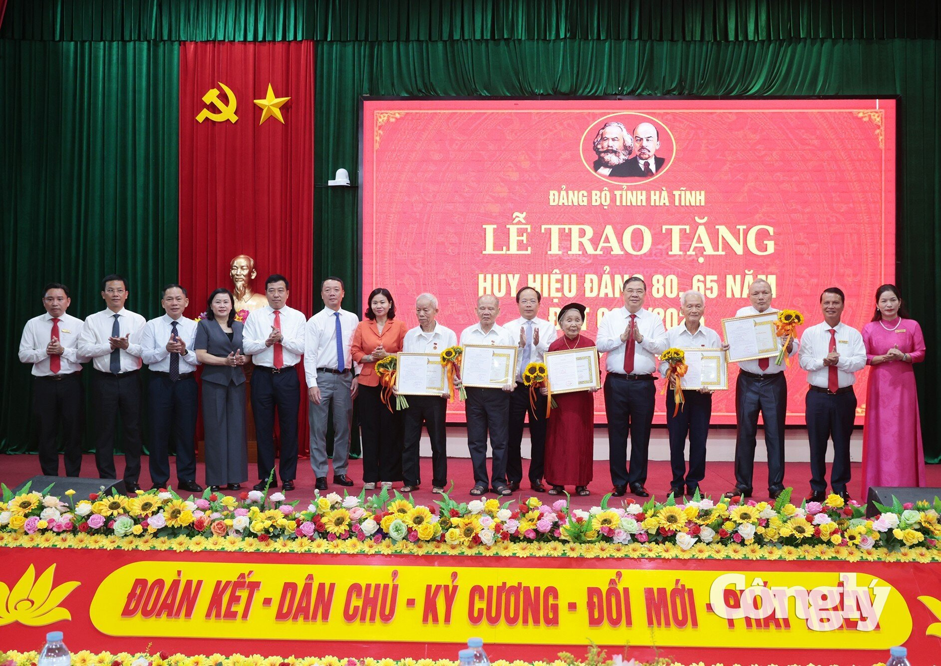 pho_thu_tuong_pham_gia_tuc_3.jpg