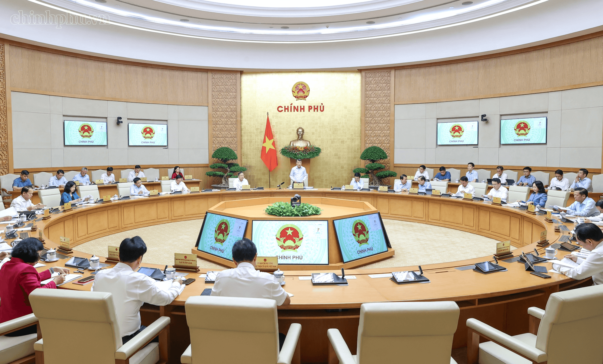 Thủ tướng chủ trì phiên họp Chính phủ tháng 8: Thời điểm tăng tốc, bứt phá với quyết tâm cao nhất- Ảnh 1.