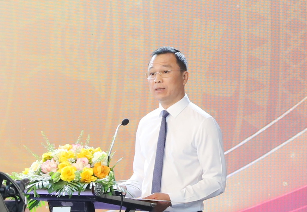 Chủ tịch UBND tỉnh Thanh Hóa, Tô Anh Dũng phát biểu tại Lễ xuất quân