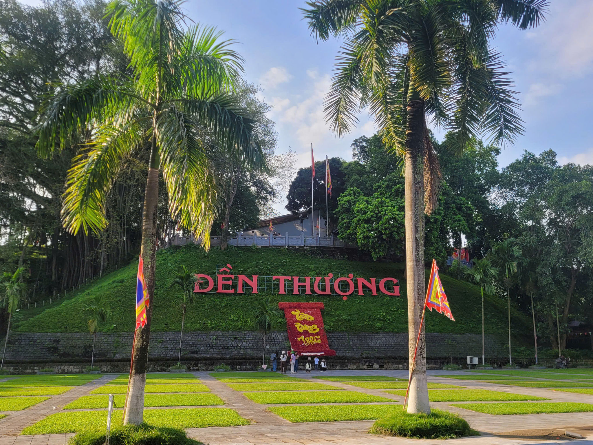 den-thuong-lao-cai.jpg
