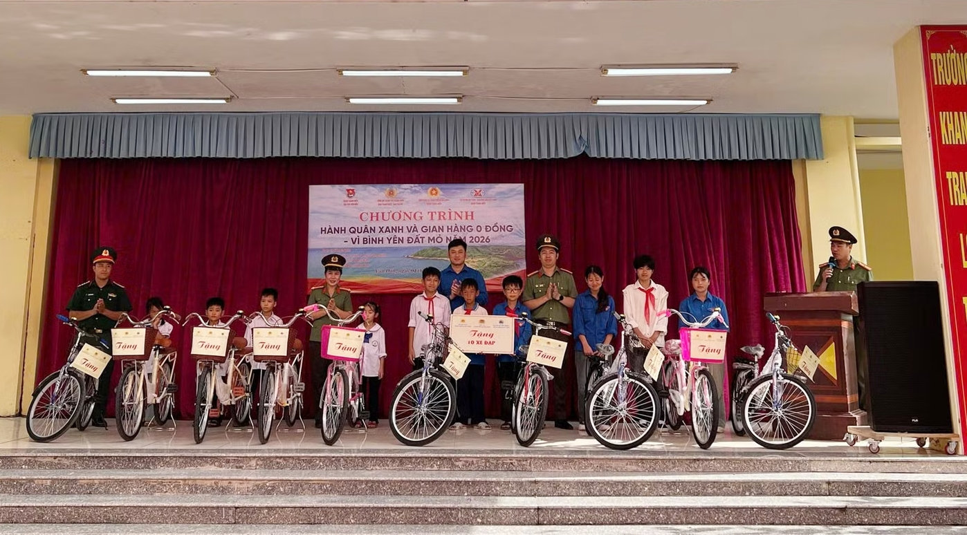 10 xe đạp cho học sinh vùng biển đảo