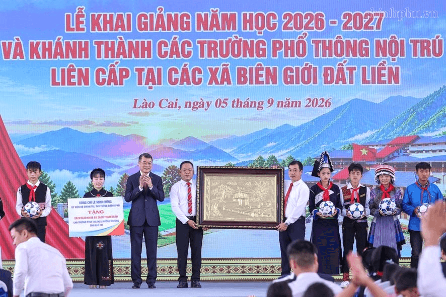 Thủ tướng: Năm học 2026-2027 sẽ mở ra giai đoạn phát triển mới của giáo dục Việt Nam- Ảnh 11.