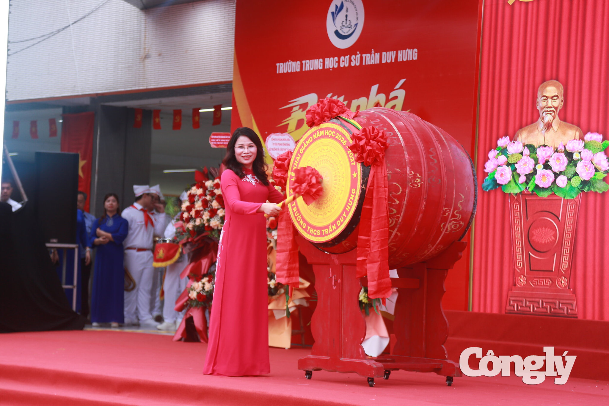 Bí thư Thành ủy Hà Nội dự lễ khai giảng tại Trường THCS Trần Duy Hưng (8)