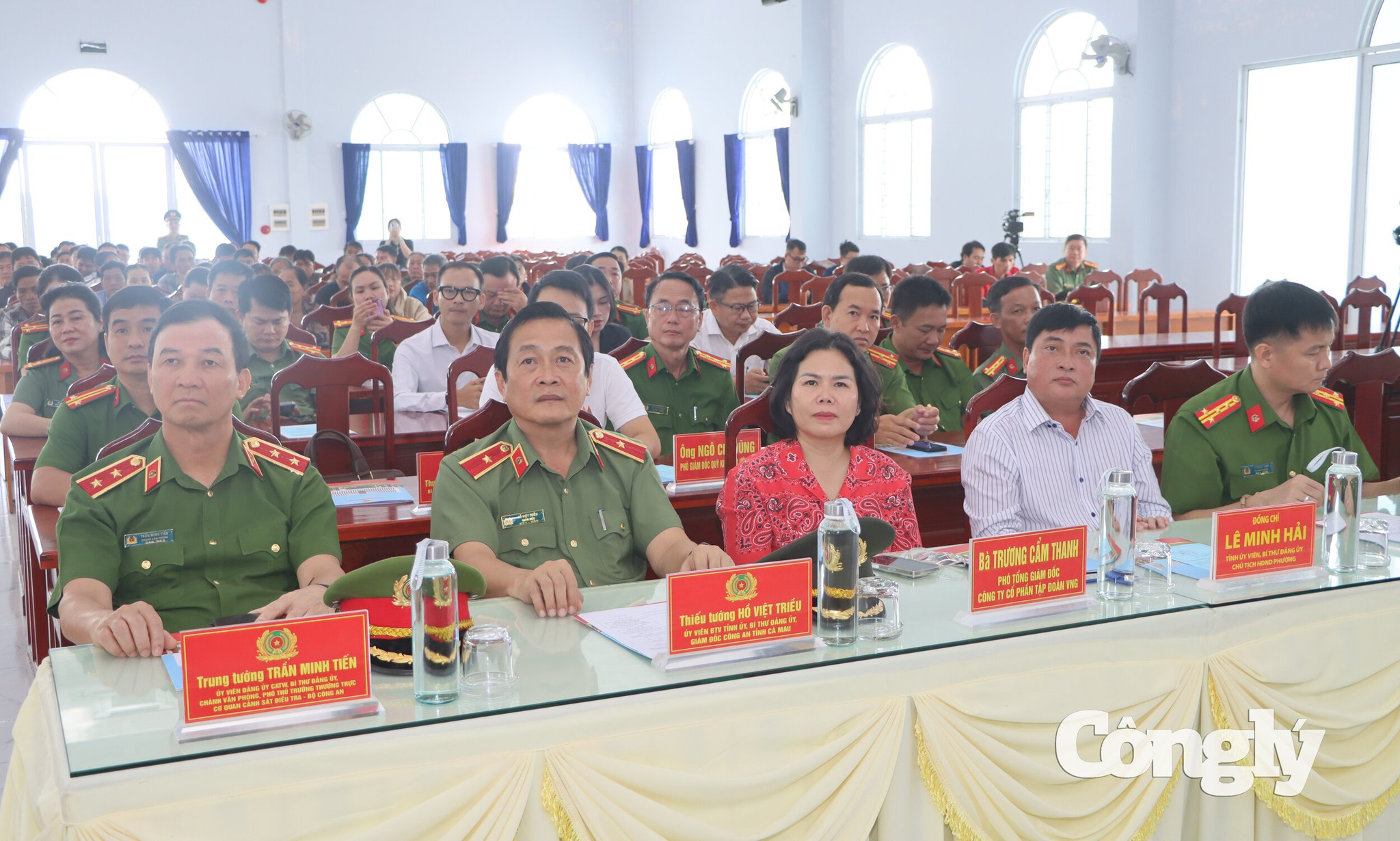 ĐẠI BIỂU 1