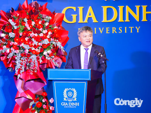 Dai-hoc-Gia-Dinh-Hieu-truong-moi-1