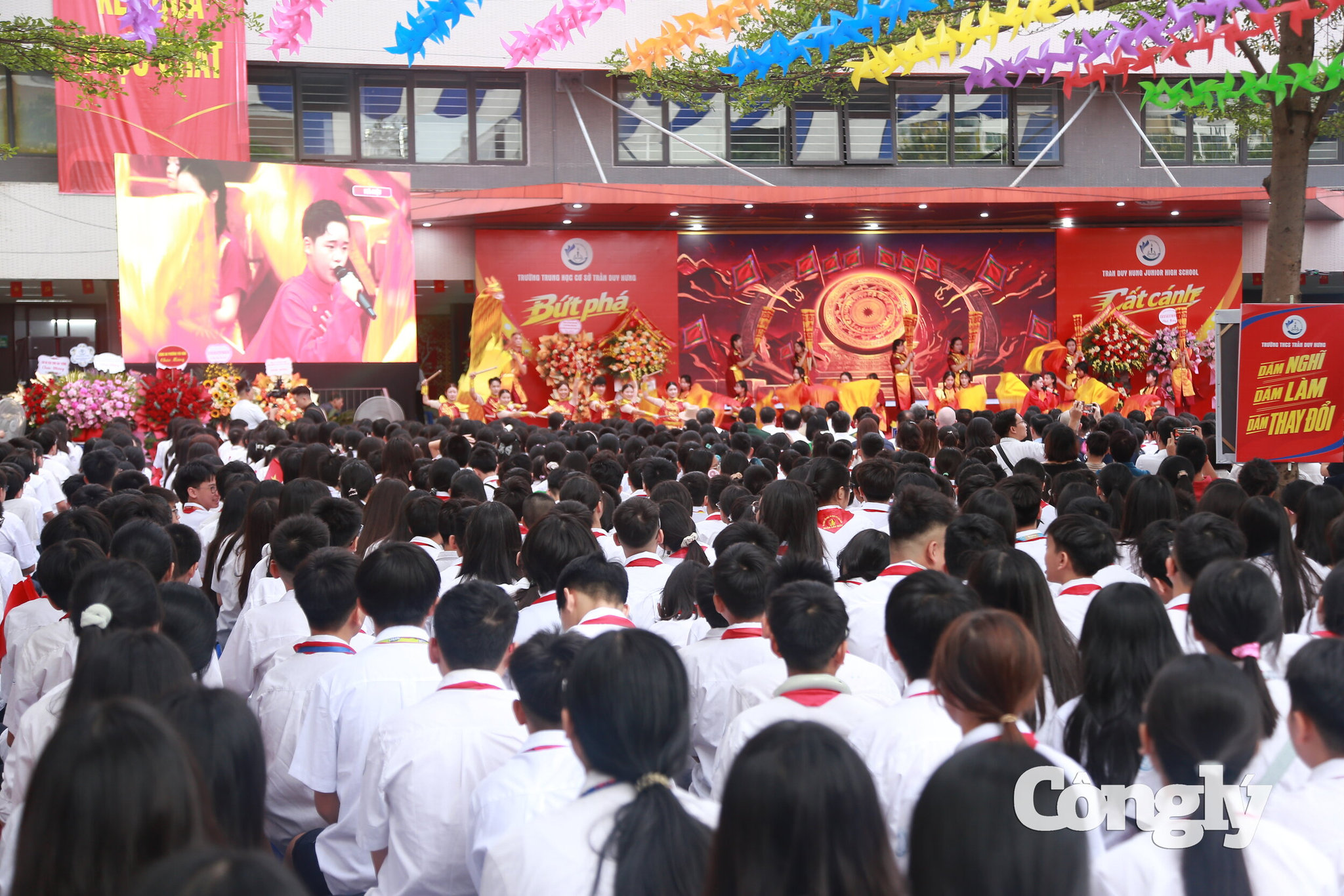 Hà Nội Từ xã đảo đến trung tâm, học sinh háo hức trong ngày khai giảng (29)