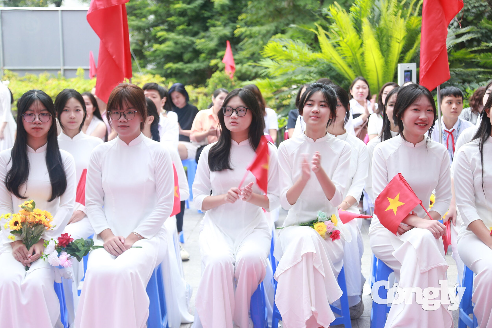 Hà Nội Từ xã đảo đến trung tâm, học sinh háo hức trong ngày khai giảng (30)