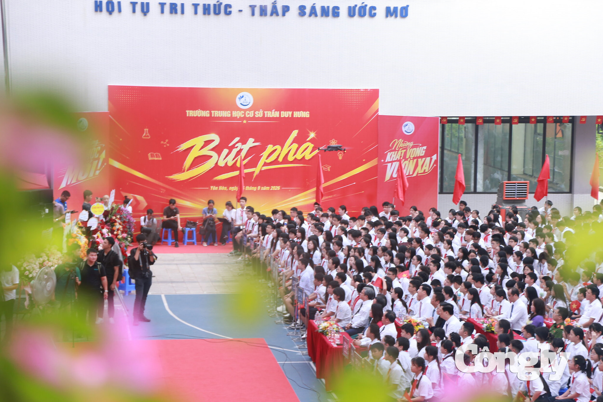 Hà Nội Từ xã đảo đến trung tâm, học sinh háo hức trong ngày khai giảng (34)