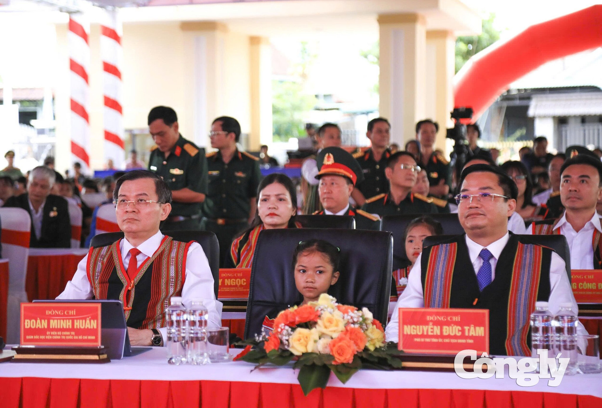 khai giảng