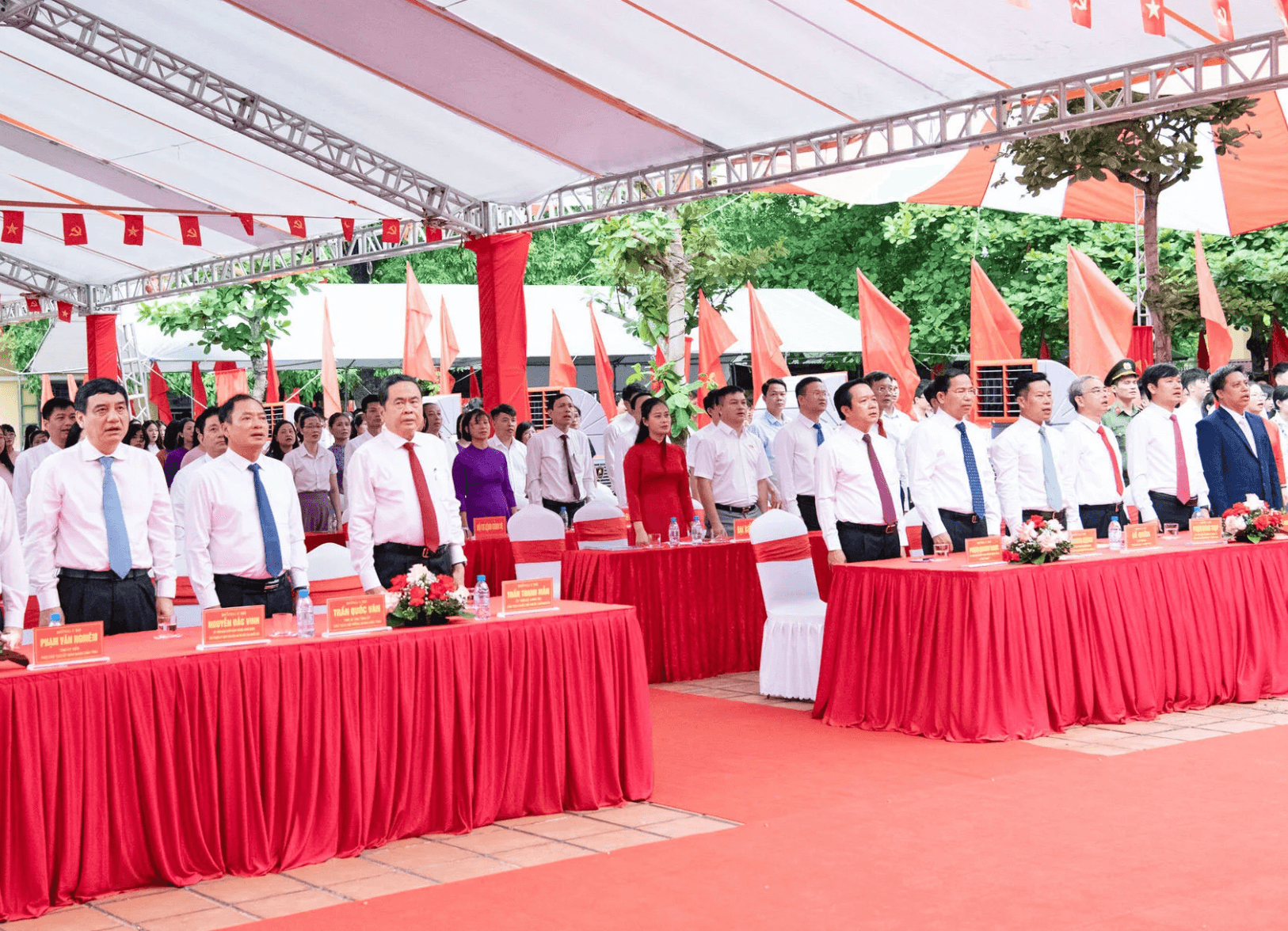 khai giang 1