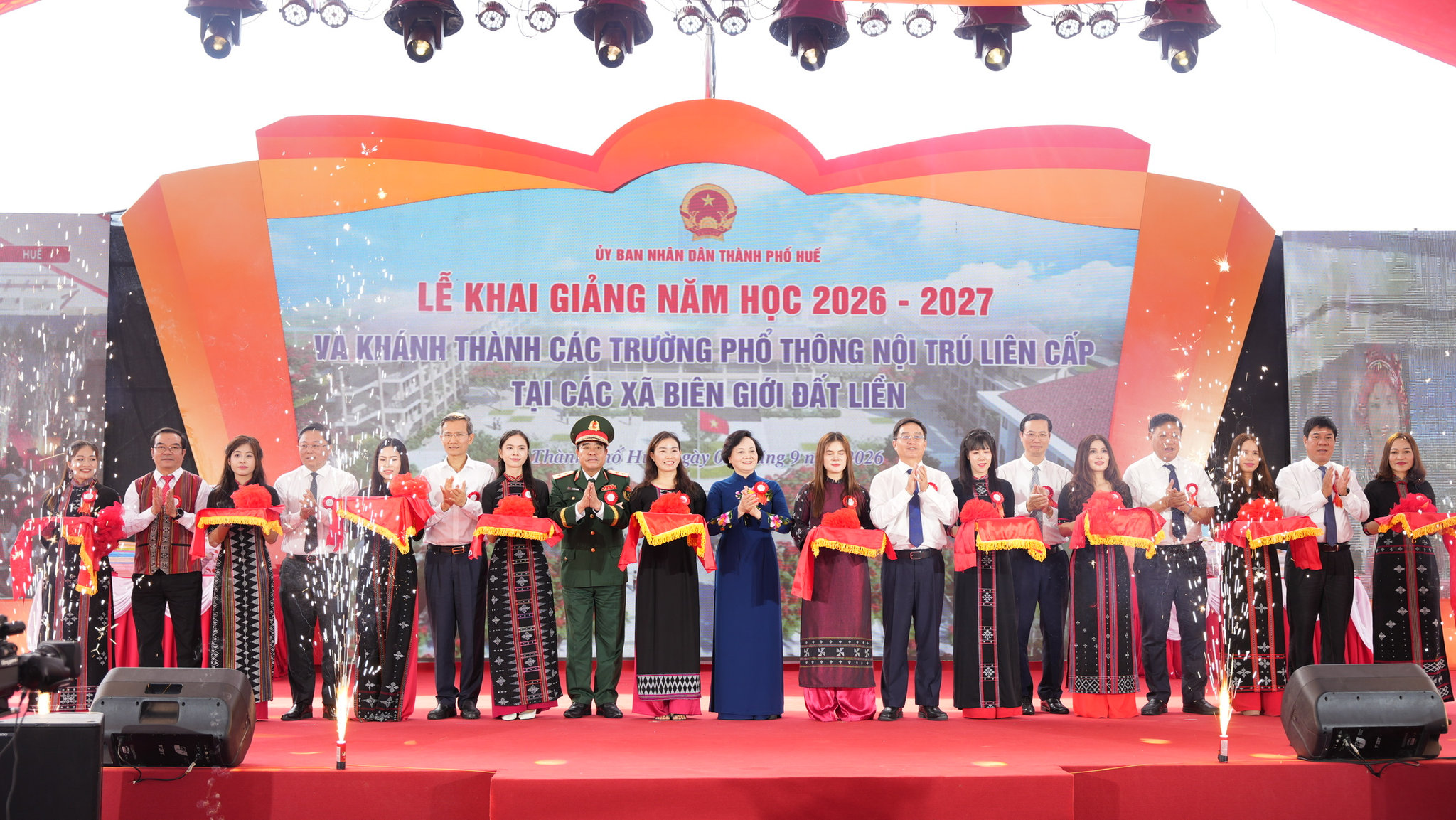 khánh thành trường