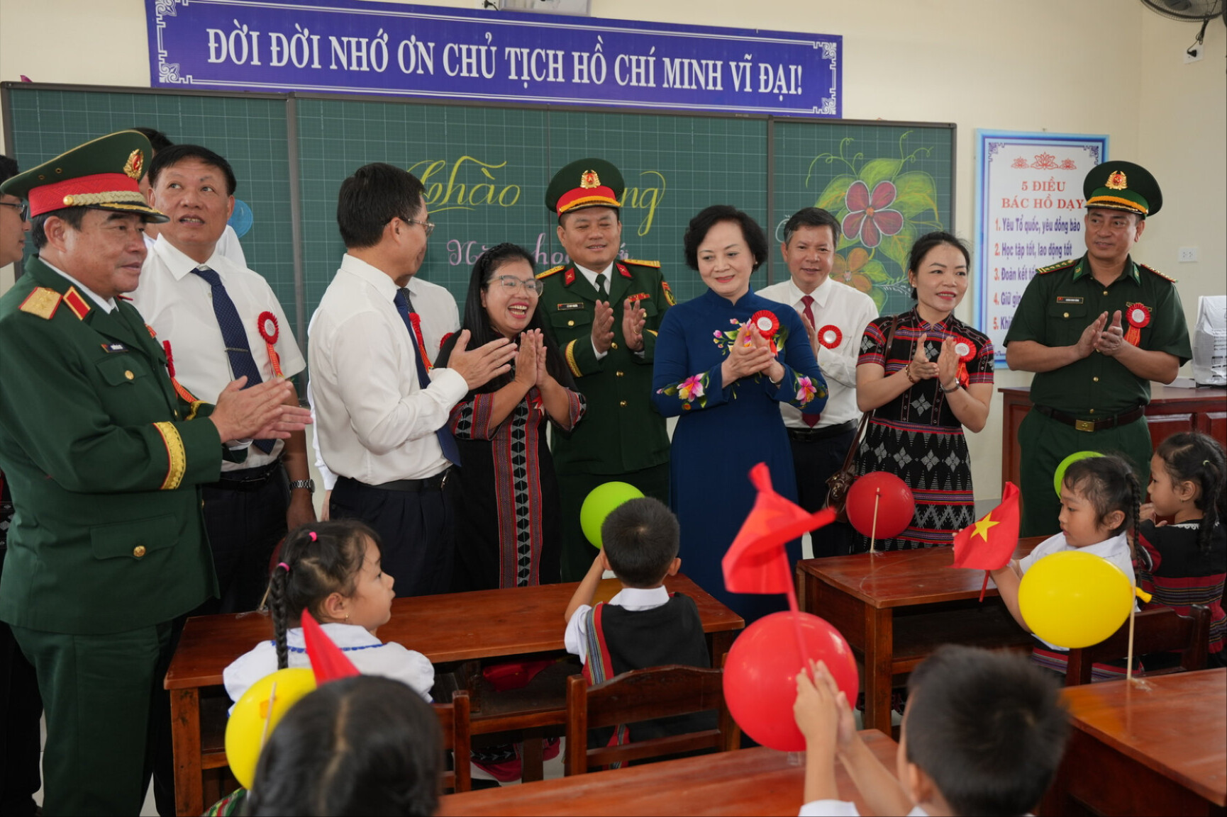Khánh thành trường nội trú liên cấp tại xã biên giới A Lưới 3 