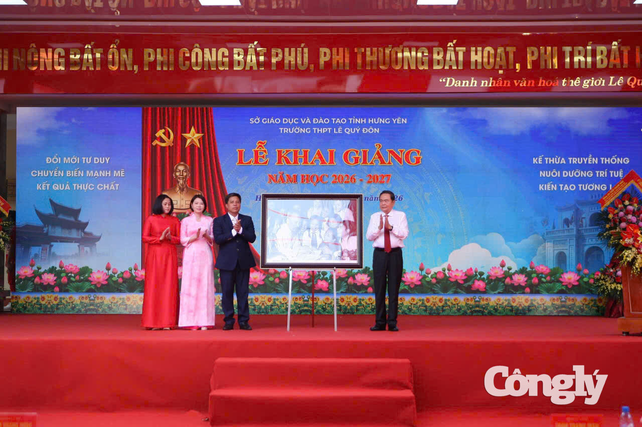 khai giảng