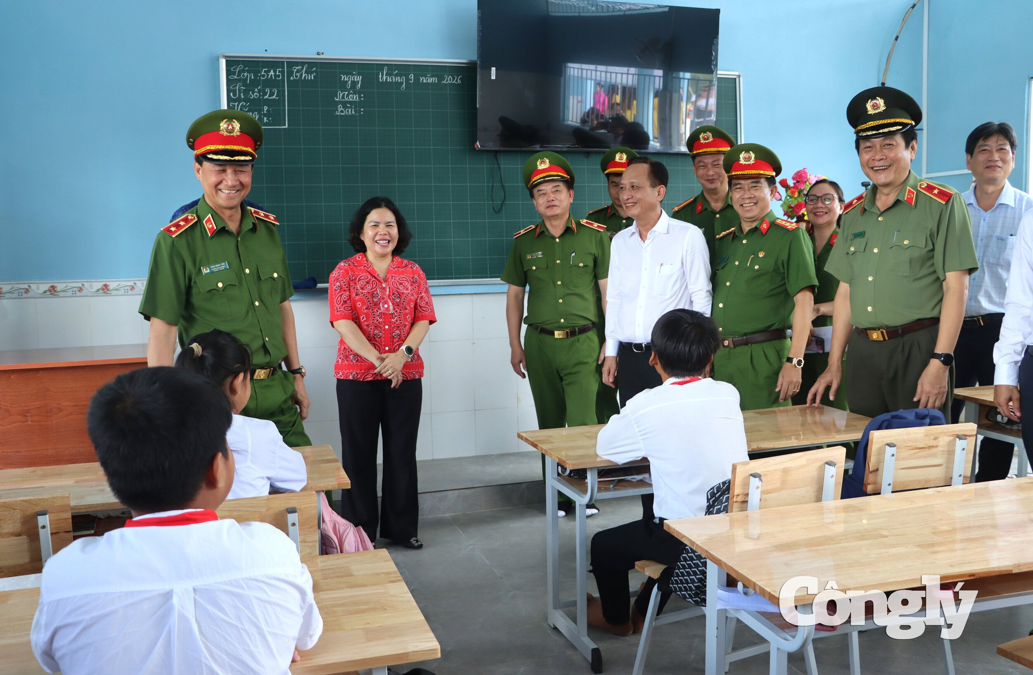 THĂM HỌC SINH