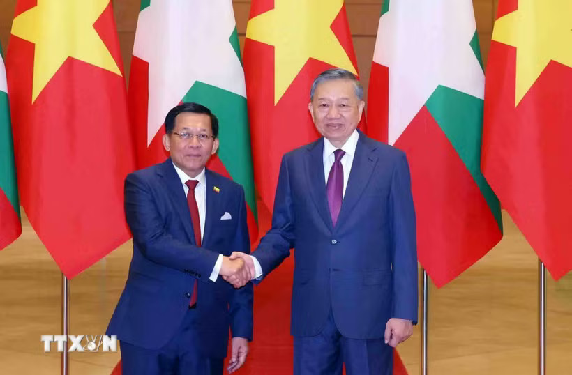 Tổng Bí thư, Chủ tịch nước Tô Lâm và Tổng thống Myanmar Min Aung Hlaing chụp ảnh chung. (Ảnh: Phạm Kiên/TTXVN)