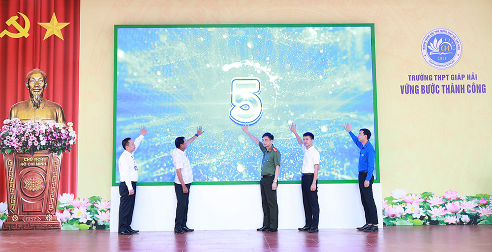 ảnh 2, cuộc thi