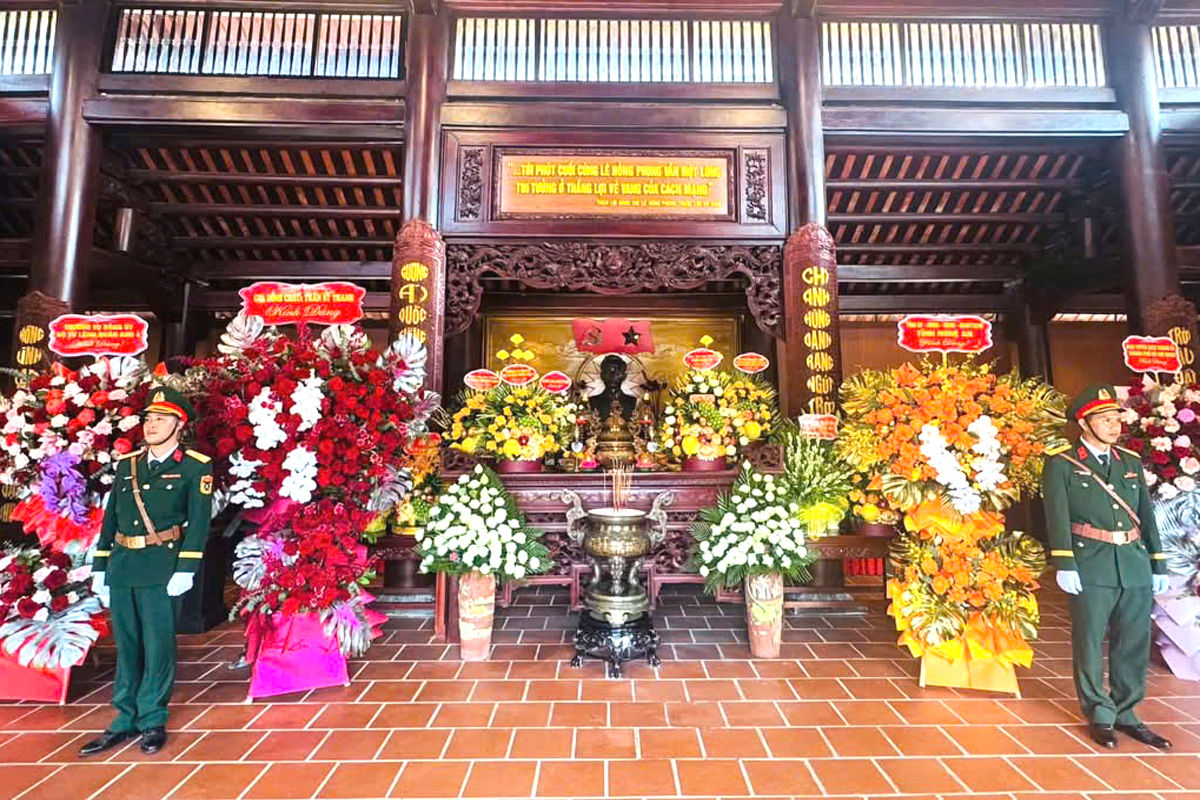 lehongphong2-8f12d8385109e7e3af486c2ab078e179.jpg