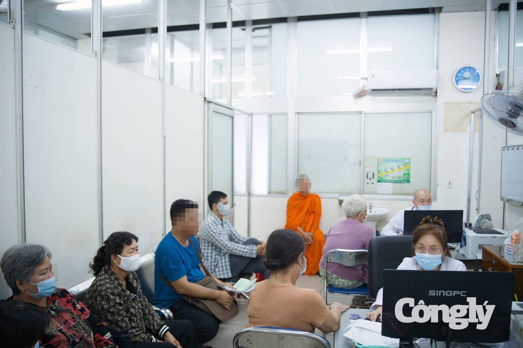 Một số hình ảnh người dân đến khám, điều trị ngày ngày 7/9/2026.