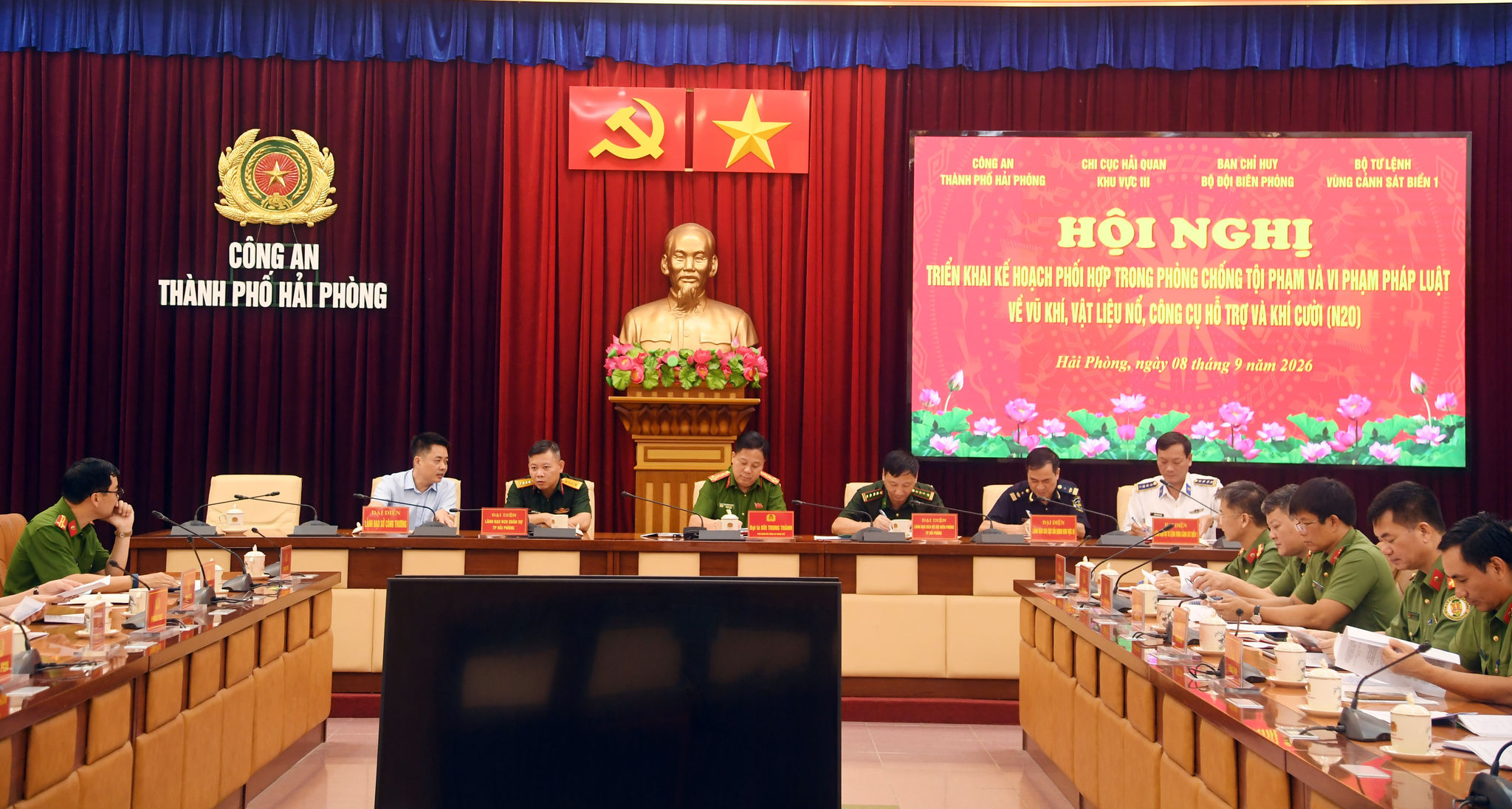 Các cơ quan, đơn vị ký kết kế hoạch phối hợp hoạt động phòng chống tội phạm