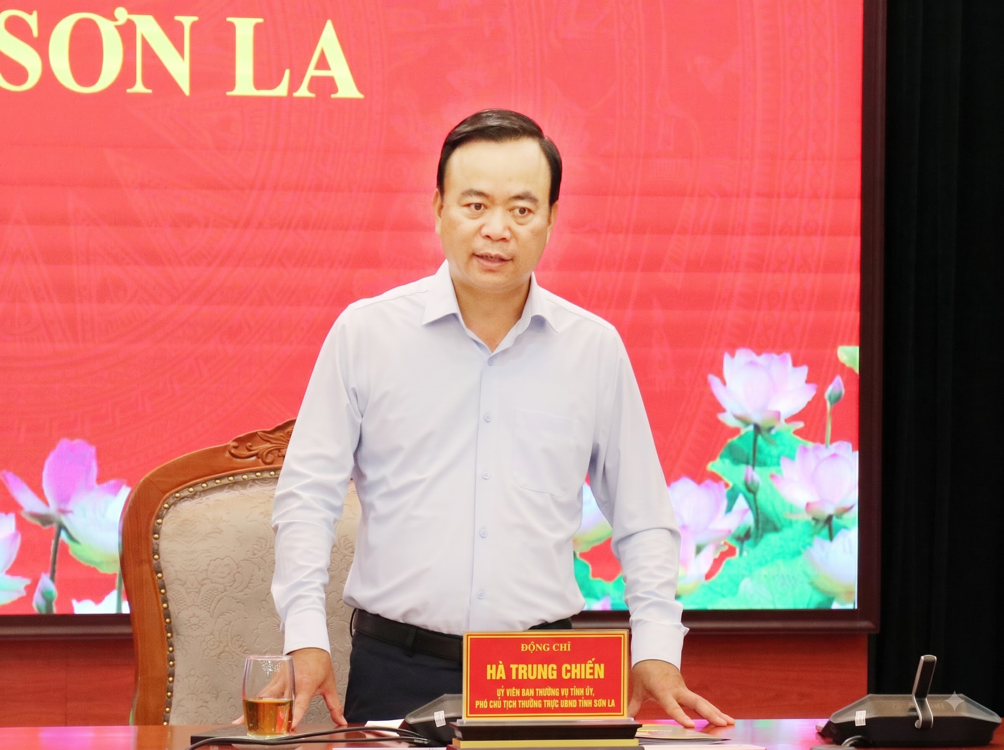 Đồng chí Hà Trung Chiến, Ủy viên Ban Thường vụ Tỉnh ủy, Phó Chủ tịch Thường trực UBND tỉnh chủ trì buổi làm việc