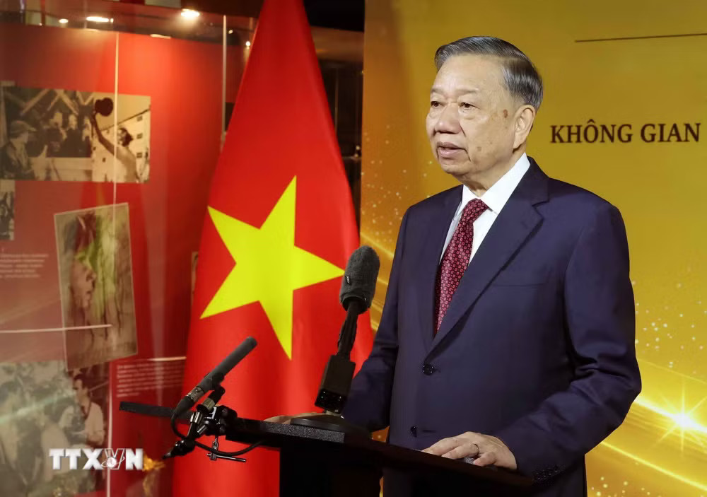 ttxvn-tong-bi-thu-chu-tich-nuoc-to-lam-va-phu-nhan-du-khai-truong-khong-gian-di-san-va-ket-noi-van-hoa-viet-nga-9011585-1.jpg