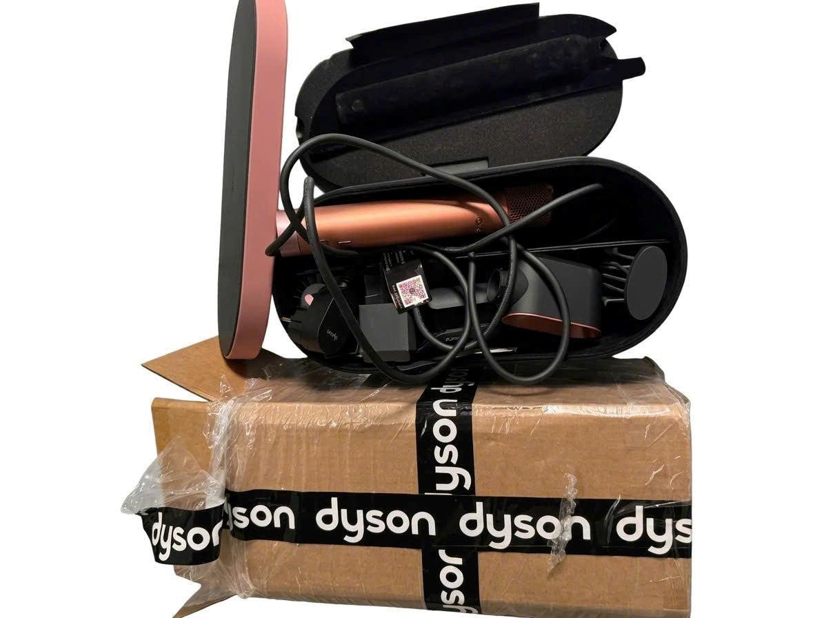 Nhóm đối tượng rao bán máy Dyson giả với giá 7-10 triệu đồng/máy để lừa đảo người mua.