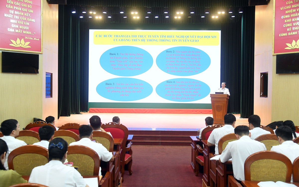 Quang cảnh chươn trình phát động cuộc thi trực tuyến