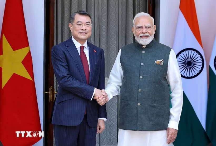 Thủ tướng Lê Minh Hưng gặp Thủ tướng Cộng hòa Ấn Độ Narendra Modi. (Ảnh: Dương Giang/TTXVN)