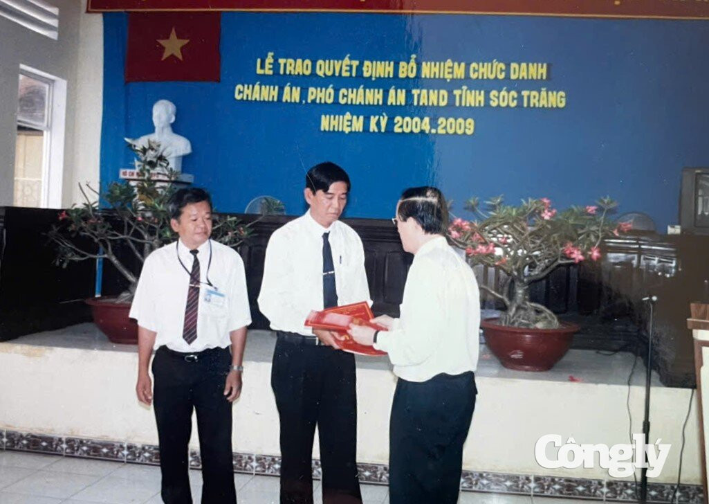 Ông Dương Công Lập nhân quyết định bổ nhiệm Chánh án TAND tỉnh Sóc Trăng nhiệm kỳ 2004-2009