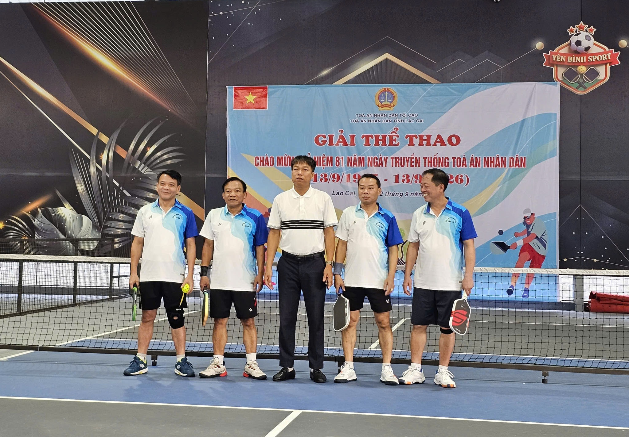 Cau thu chup anh