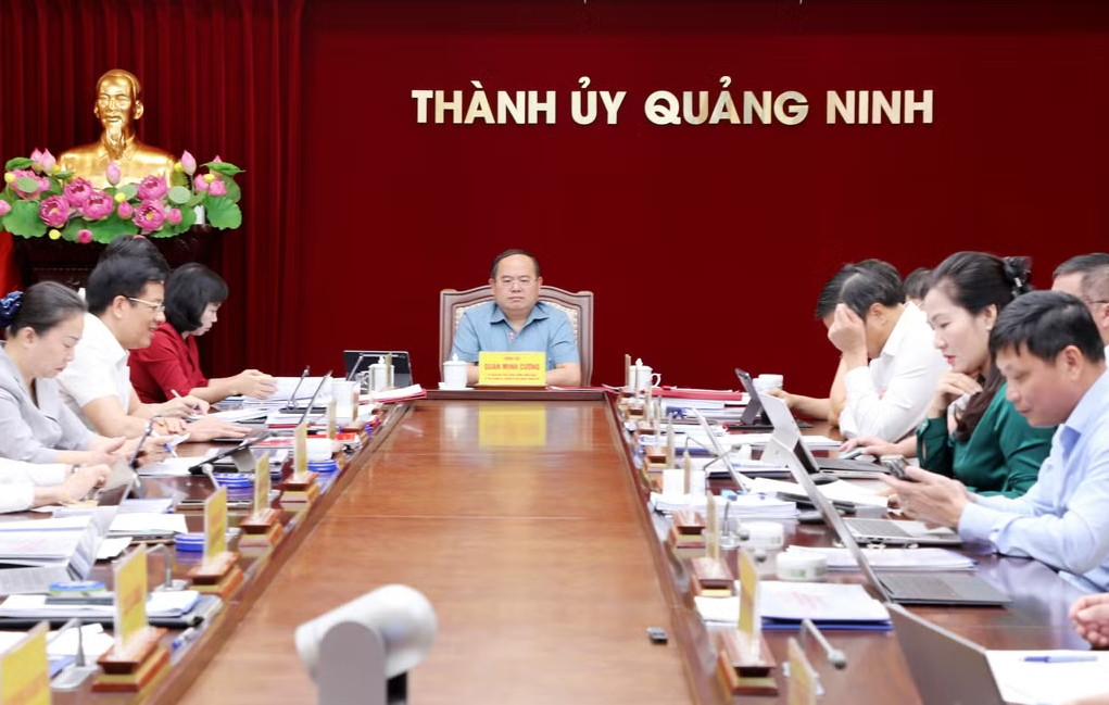 chủ trì
