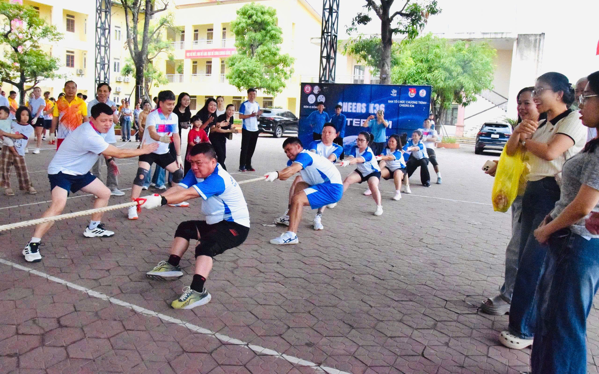 hoi_thao_8123.jpg