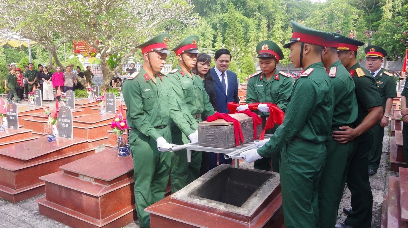 xoa_chu_goc_phai_duoi_20260913170255.jpeg