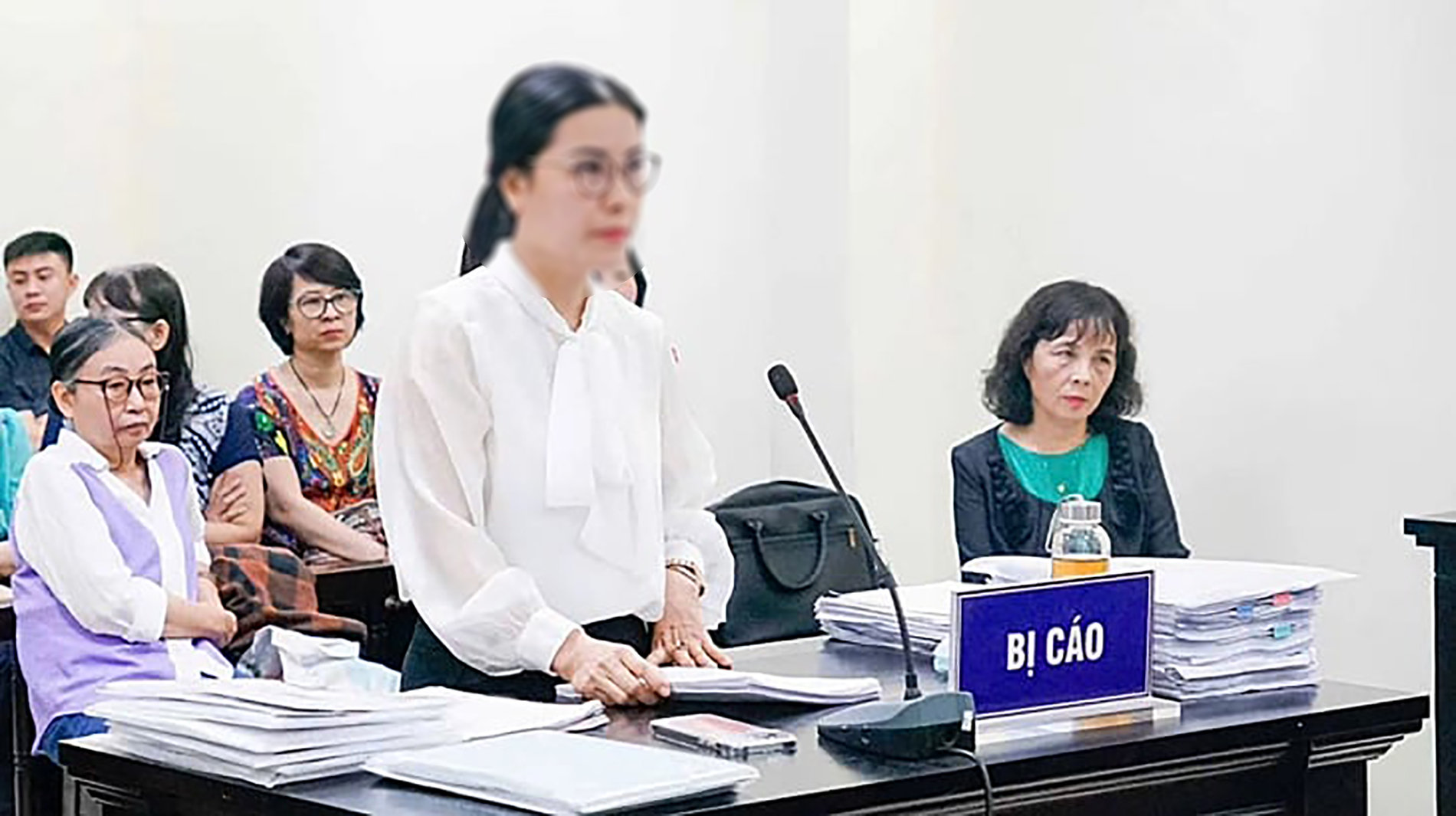 cô giáo bình