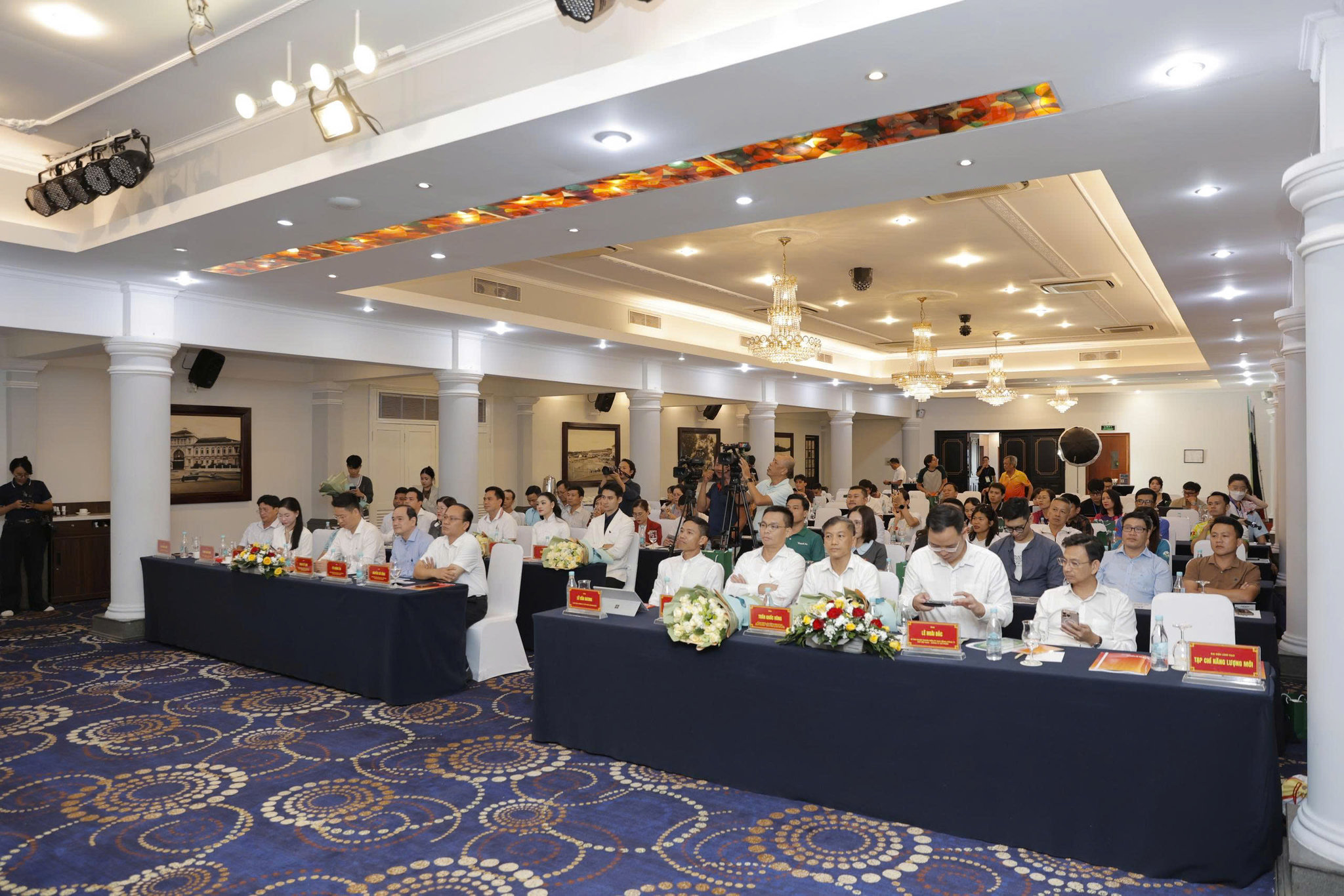 Toàn cảnh buổi họp báo Giải Marathon Cà Mau - Cúp Petrovietnam 2026