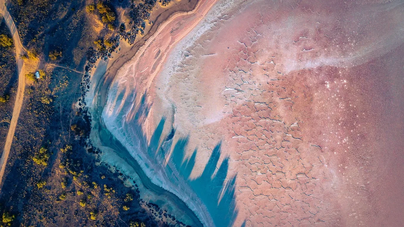 Hồ MacDonnell. Ảnh: Grant Countt/Flickr