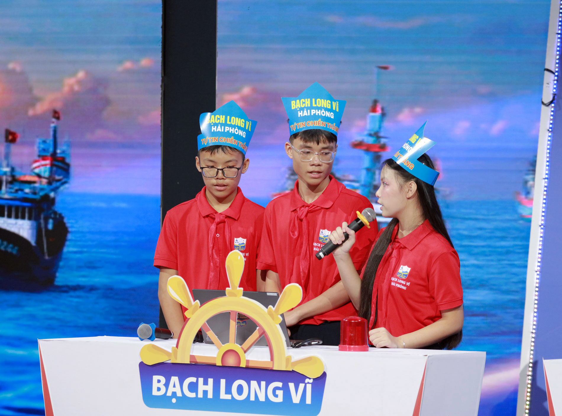 Đội Bạch Long Vĩ trong phần thi Đặt mốc chủ quyền