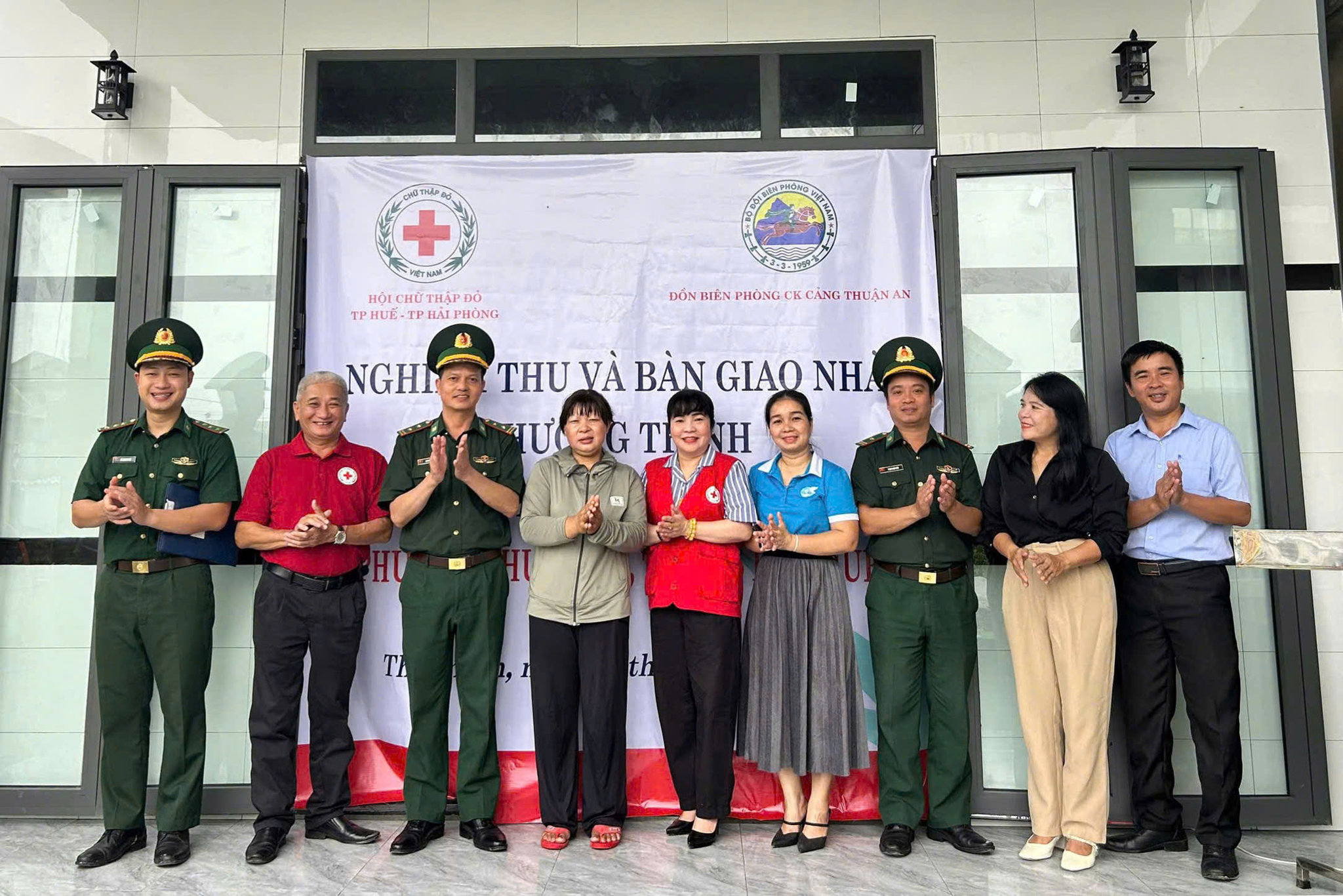 nhà chữ thập đỏ (2)