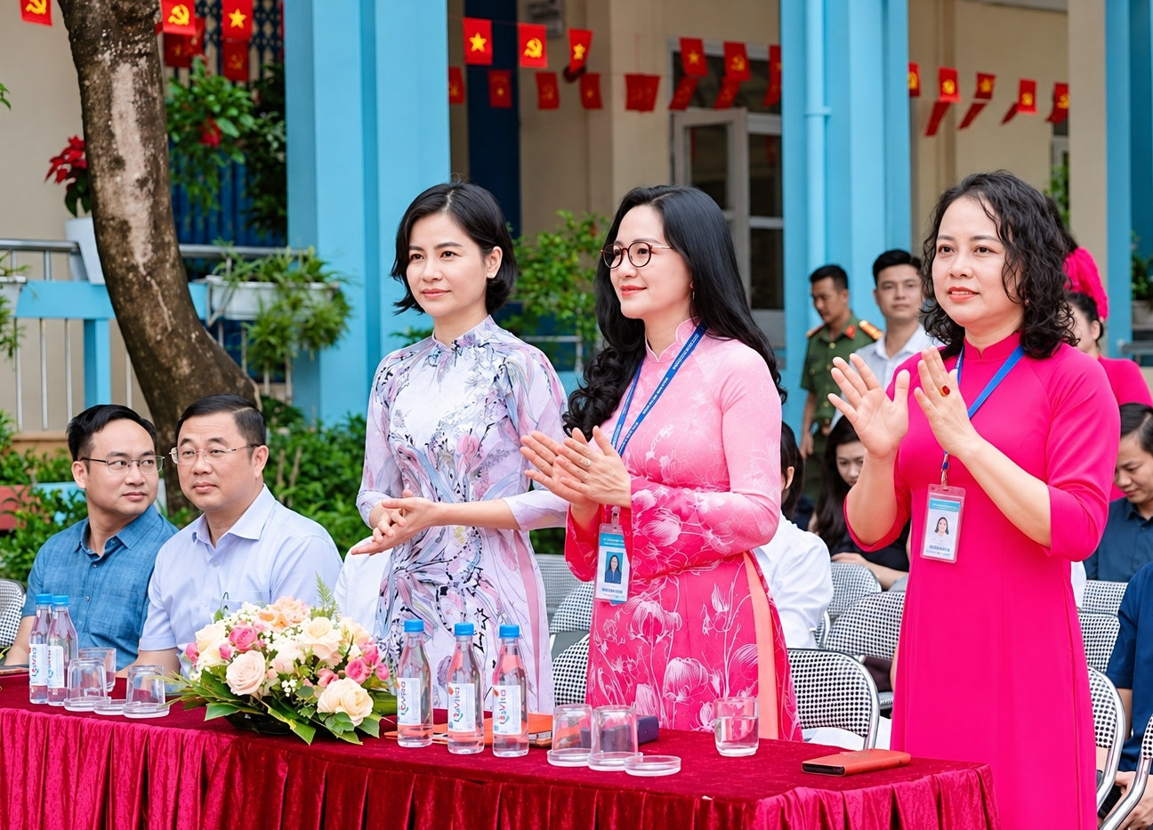 Cô Hiệu trưởng Tiểu học