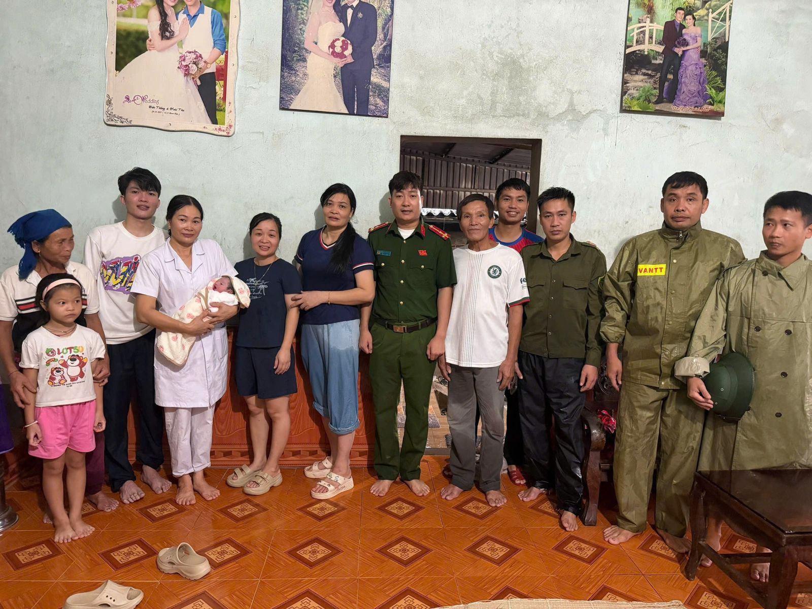 sinhcontc-55ede068ddbe63bb12fbe7ab59a44ca3.jpg