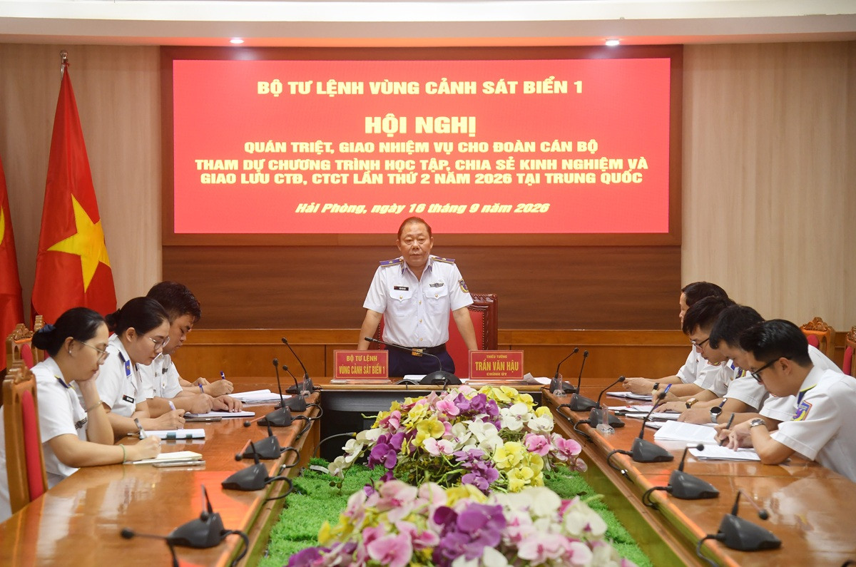 Thiếu tướng Trần Văn Hậu quán triệt, giao nhiệm vụ cho đoàn công tác