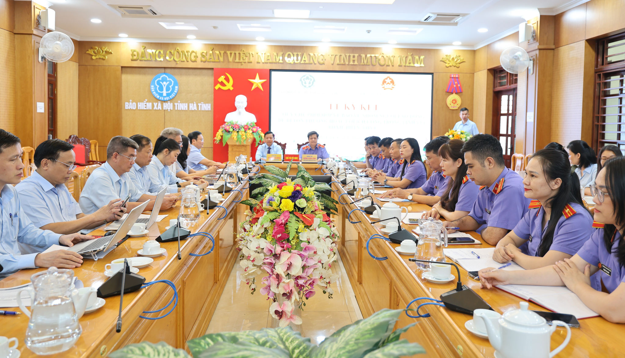 BHXH tỉnh Hà Tĩnh và VKSND tỉnh Hà Tĩnh ký kết quy chế phối hợp bảo vệ người lao động