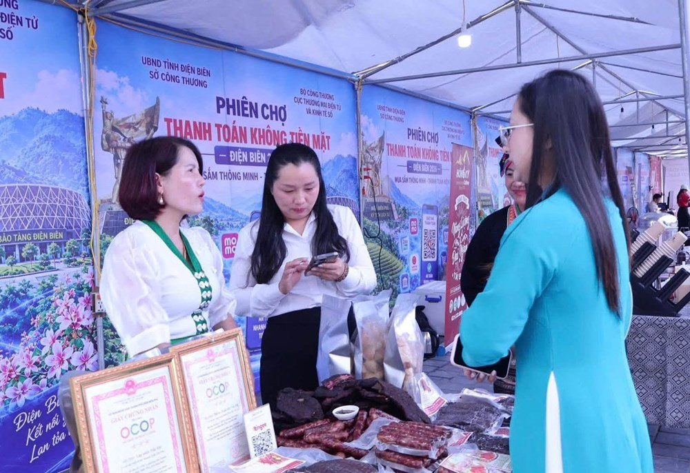 chợ Điện Biên
