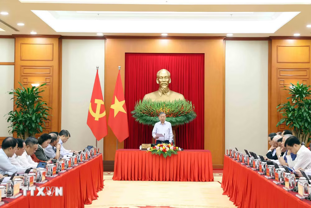 ttxvn-tong-bi-thu-chu-tich-nuoc-to-lam-chu-tri-phien-hop-thu-hai-ban-chi-dao-tong-ket-100-nam-dang-lanh-dao-cach-mang-viet-nam-1709-1.jpg